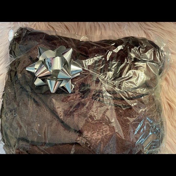 Brand new MEOW plushy comfy cozy lounge set. 🐱 GREY!✨ - Picture 10 of 14